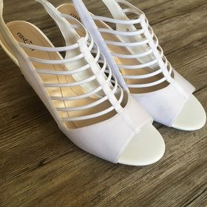 White strap sandals heel size 9